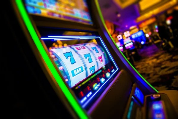 judolhoki platform interface showing Liga 1 fixtures, live casino tables, and slot games