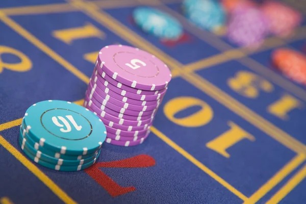 judolhoki Android app home screen showing Liga 1 matches and live casino tables
